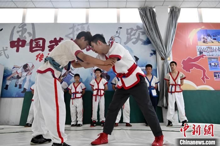 奥运冠军之城保定冠军回乡为校园体育播下新希