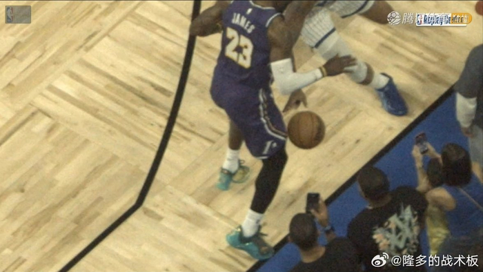 湖人对阵魔术关键战詹姆斯未受干扰锁定胜局