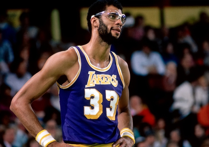 东契奇创现役最快15000分纪录，张伯伦358场领先历