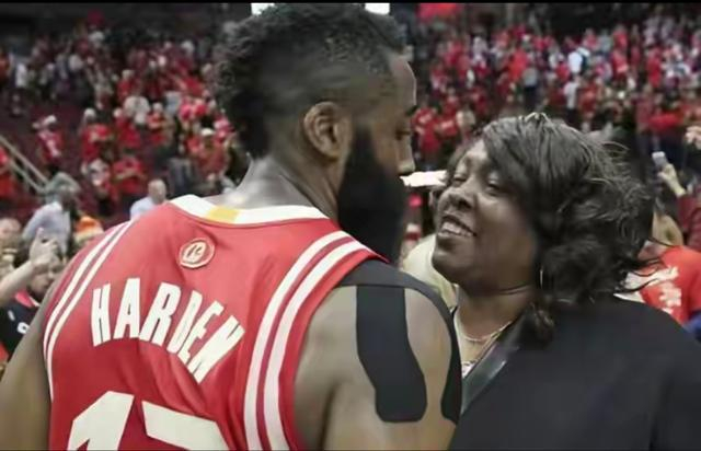 哈登餐厅欠租遭房东封条 法律纠纷升级