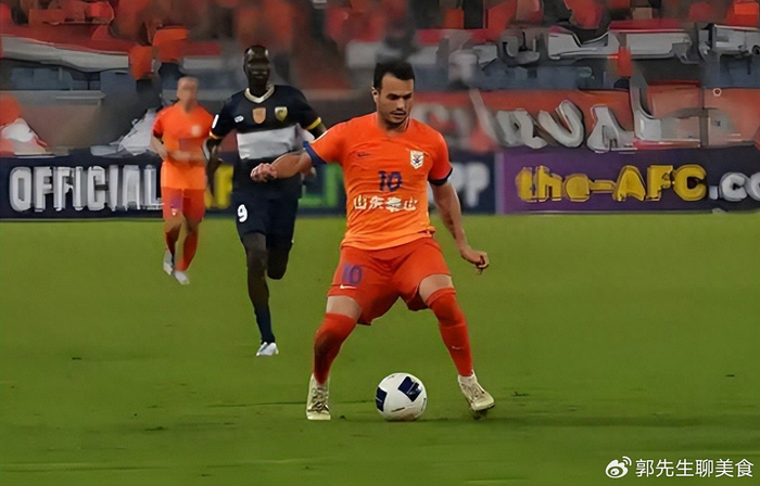 郑智首战中超0-2告负 青岛西海岸期待新援助力冲