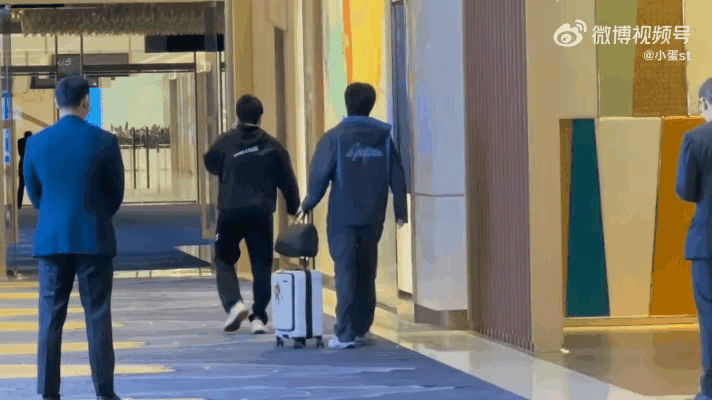 王楚钦首夺世界杯冠军 国乒备战世乒赛迎大考