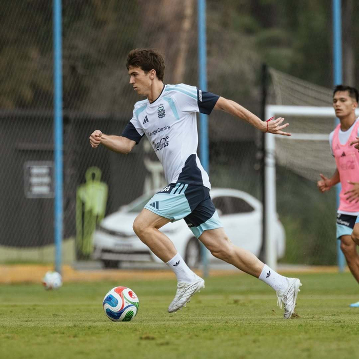 阿根廷力克赞比亚锁定世界杯席位 梅西助攻建功